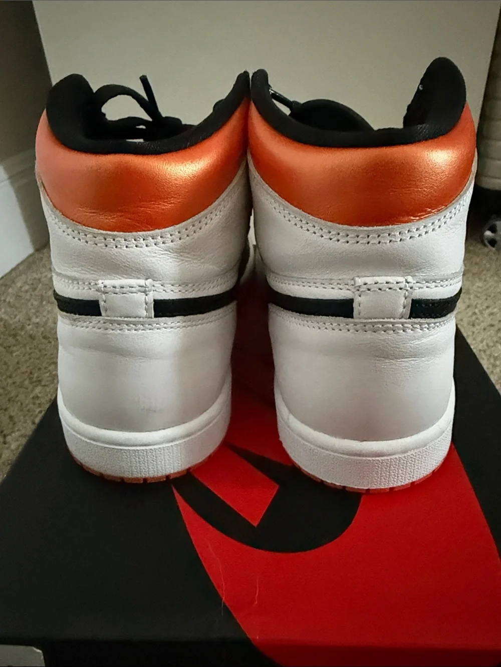 Nike Air Jordan 1 High- Electro orange